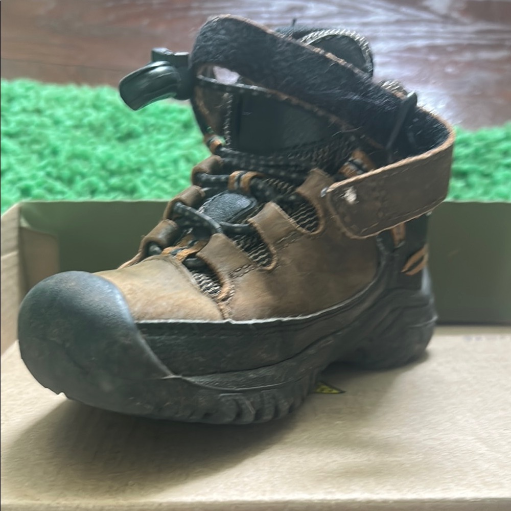 Keen Toddler Targhee Brown and Black Hiking Boots